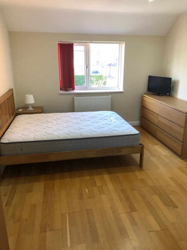 St Marys Drive 6 bed House Pound Hill SMD Main Photo