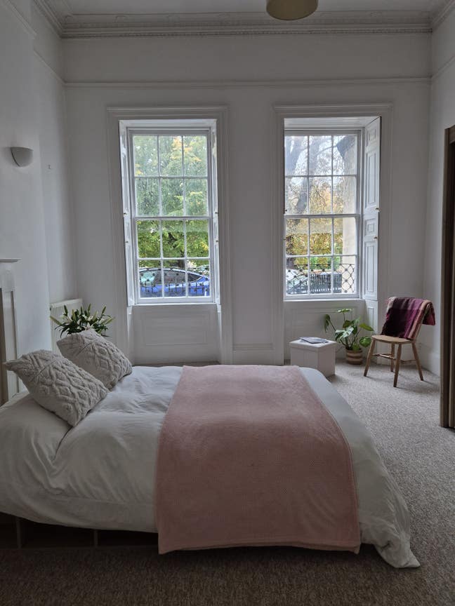 Beautiful large room in 2 bed flat avail. late Jan Main Photo