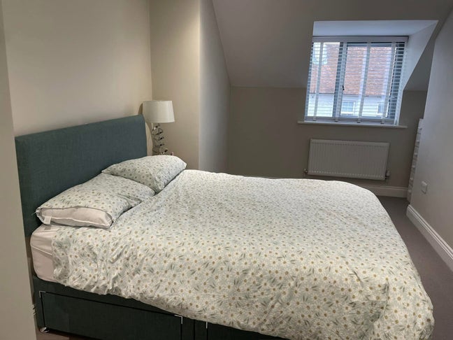 Room for rent in Bovingdon  Main Photo