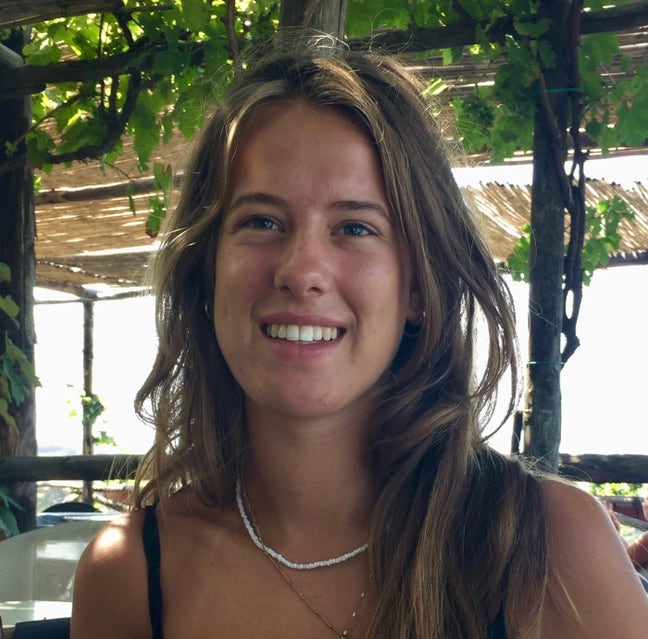 25 year old Female seeks a single or double room Main Photo