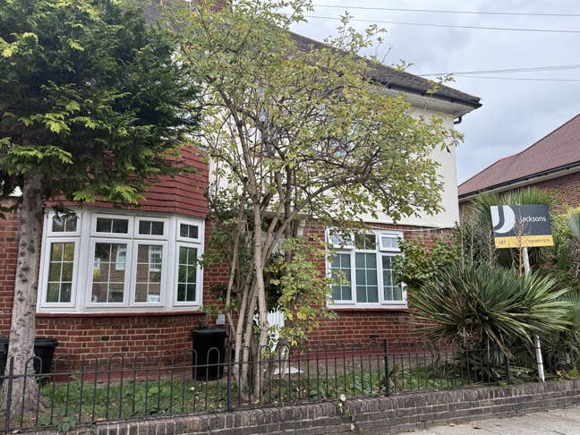 Quiet double room close to transport Earlsfield Main Photo