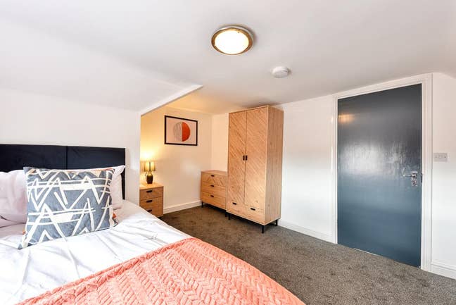 Deposit Free Option Available ***Fully Furnished  Main Photo