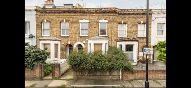 Short term lease for lovely flat in Clapham North Main Photo