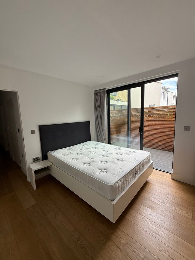 Flat Share  in Bow - £1175 (Incl. Bills)  Main Photo