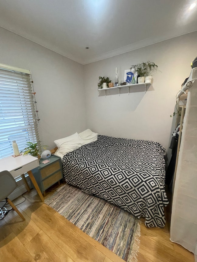 Bright double room in Finsbury Park area Main Photo