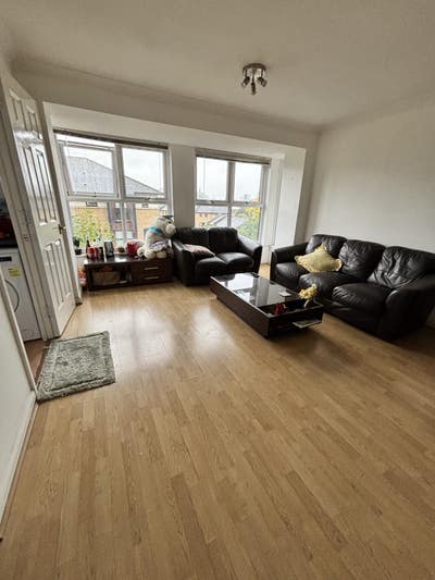 Spacious Double Room in Custom House Main Photo