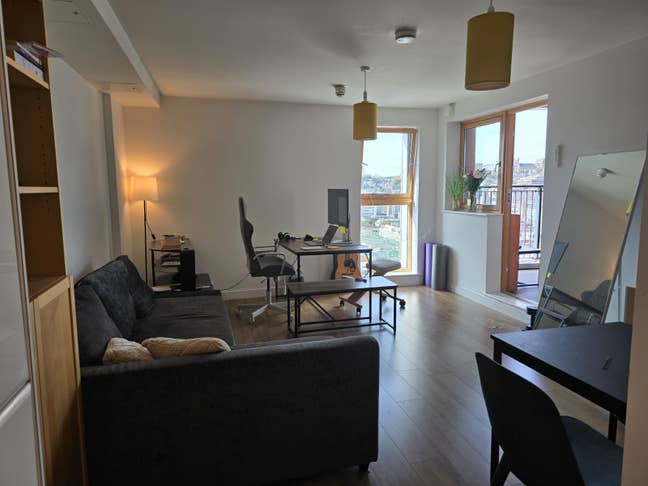 Centre Flat with Castle Park Balcony  Main Photo