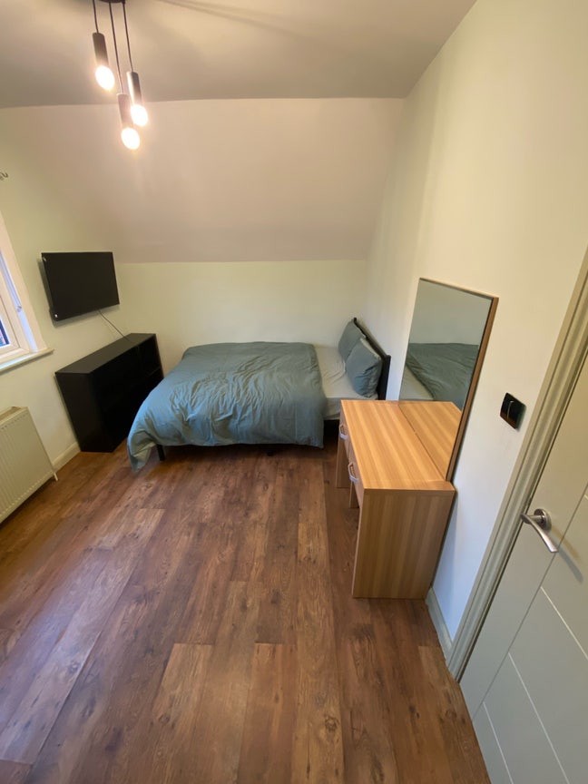 🔥Stunning Studio next to Piccadilly Line🔥 Main Photo