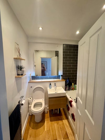 Double room, 5 mins walk from East Putney station Main Photo