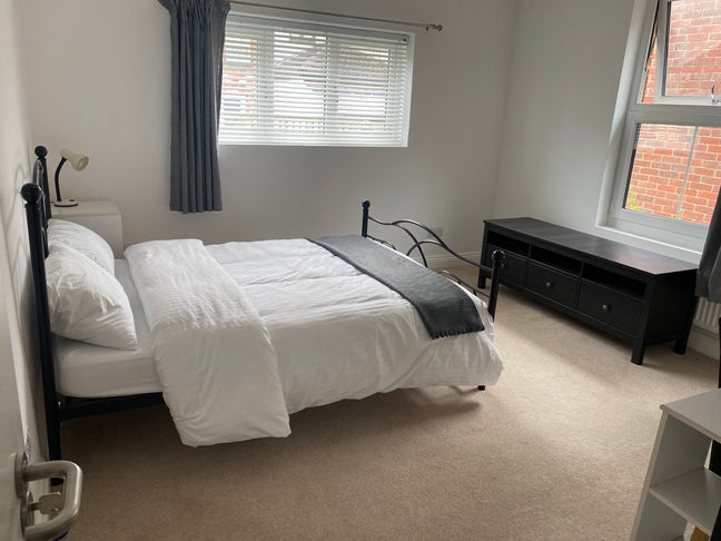 Large Double Room  Main Photo