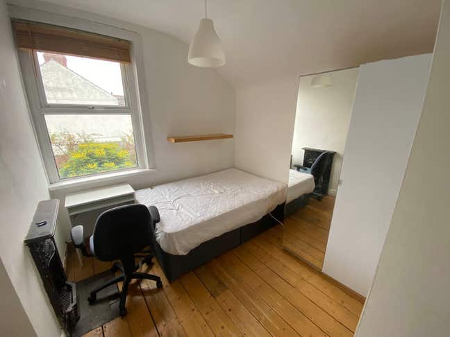 Single Room in 5-Bed House, CF143BU Main Photo