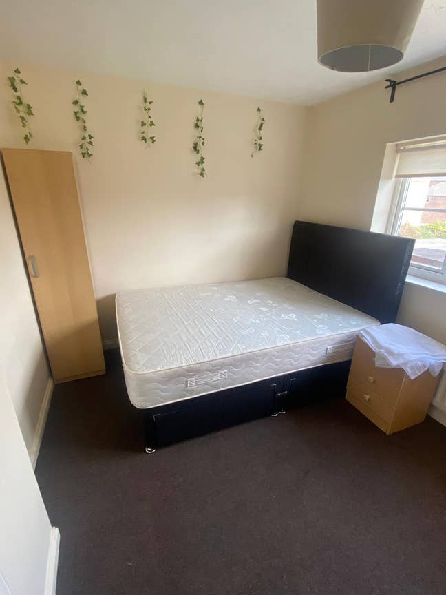 Double Room Available in 2-Bed House Barking Main Photo