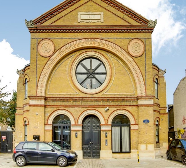 2 rooms in a converted church in Hackney Main Photo