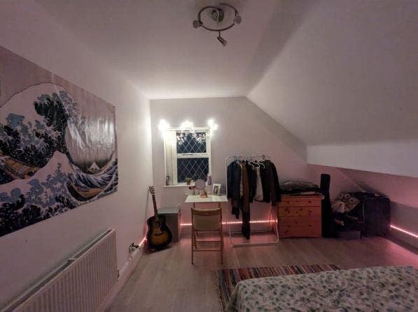 Double room in newly refurbished flat  Main Photo
