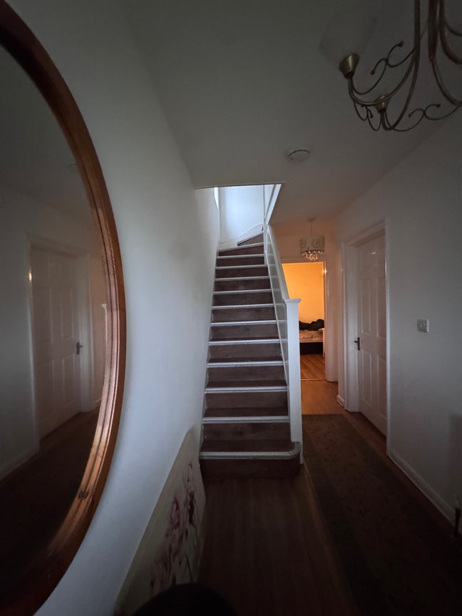 Double Room in Redhill - Near East Surrey Hospital Main Photo