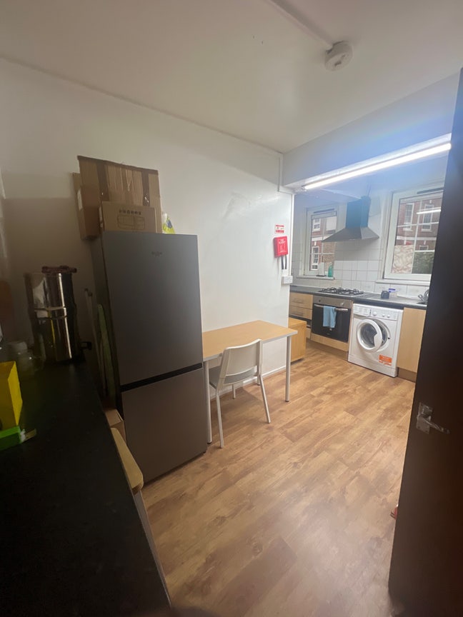 Spacious Double Room Liverpool street! Main Photo