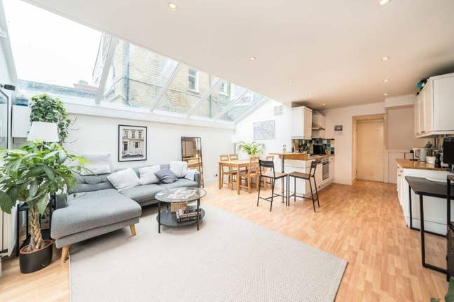 Short term lease for lovely flat in Clapham North Main Photo