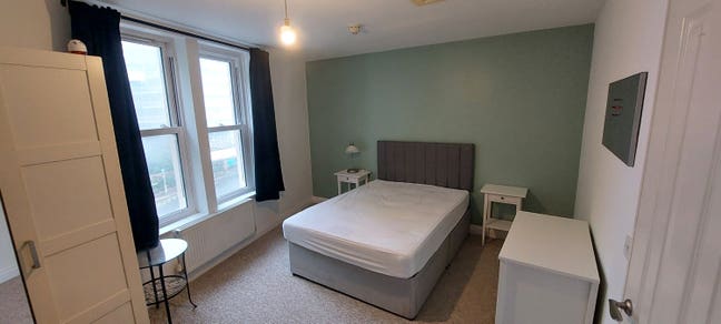 Central Bristol Large Double Ensuite Room Main Photo