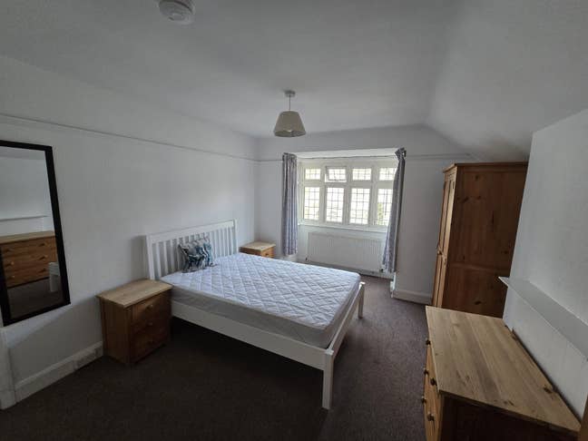 Large Double  Room  for 2 People Bognor Regis   Main Photo