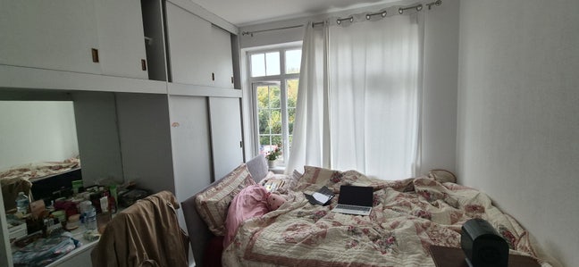 Double bedroom in 4 bed Flat Main Photo