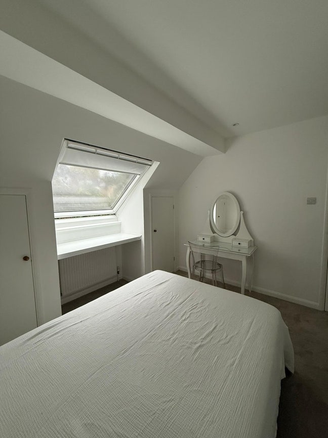 Double bedroom private bathroom Main Photo