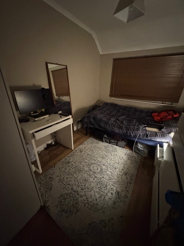 Double room in 2 bed house share! Main Photo