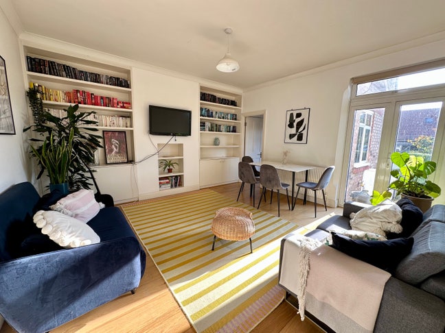 ✨ Spacious Double Room in Bright Tooting Home ✨ Main Photo