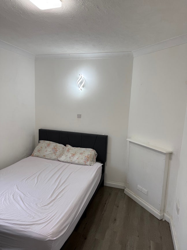 Double room near Grove Park Station and Catford St Main Photo