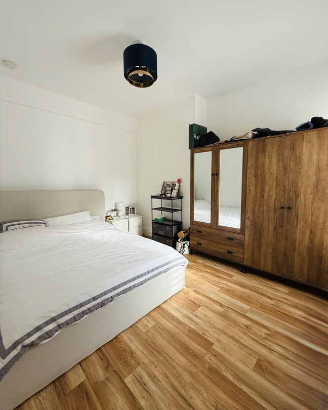 King Bed Room - Old Trafford Terrace House Main Photo