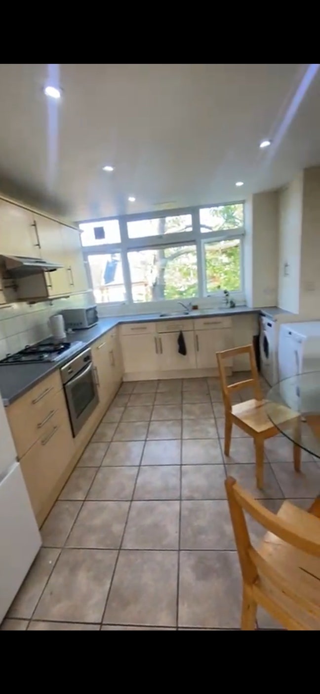 Room for Rent in Clapham Common Main Photo