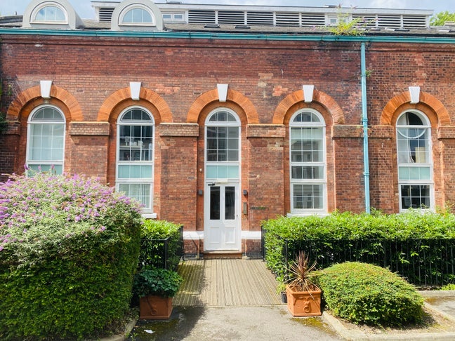 Cosy 2 Bedroom Flat in London Main Photo