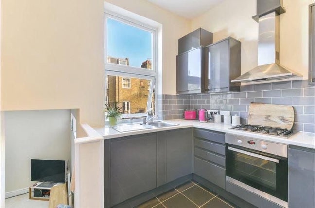 Cozy 2 bed flat in Battersea 🌳 Main Photo