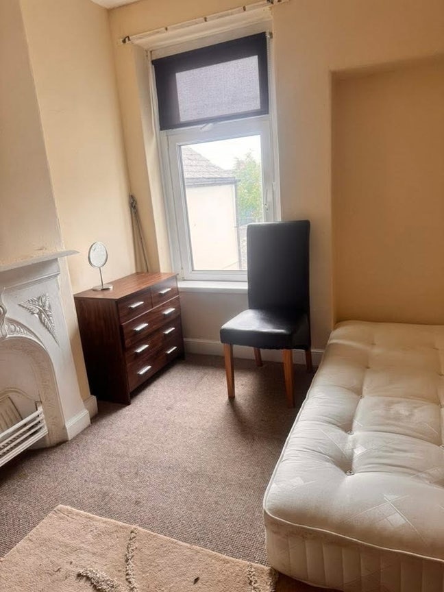 350 per month only double bed room Main Photo