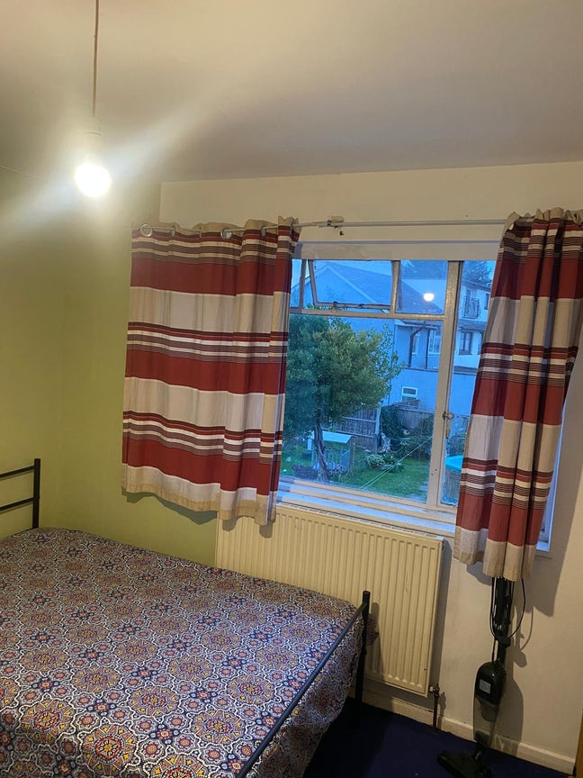 Spacious rooms to rent in Higham Hill, E17 Main Photo