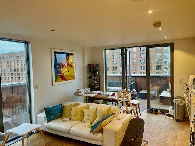 2 Bedroom Penthouse Apartment – Canning Town, E16 Main Photo