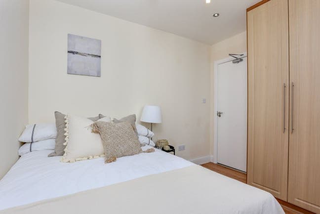 Room in Cricklewood Home Main Photo