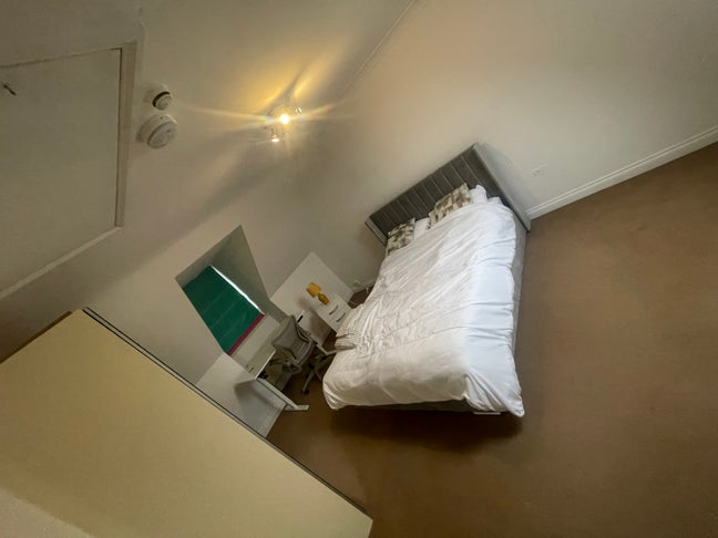  Luxurious  Double  Room-  for  Professionals Main Photo