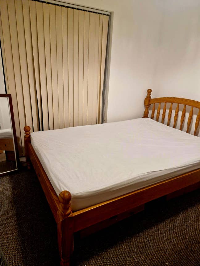 Small double Room in M5- All Bills Included  Main Photo