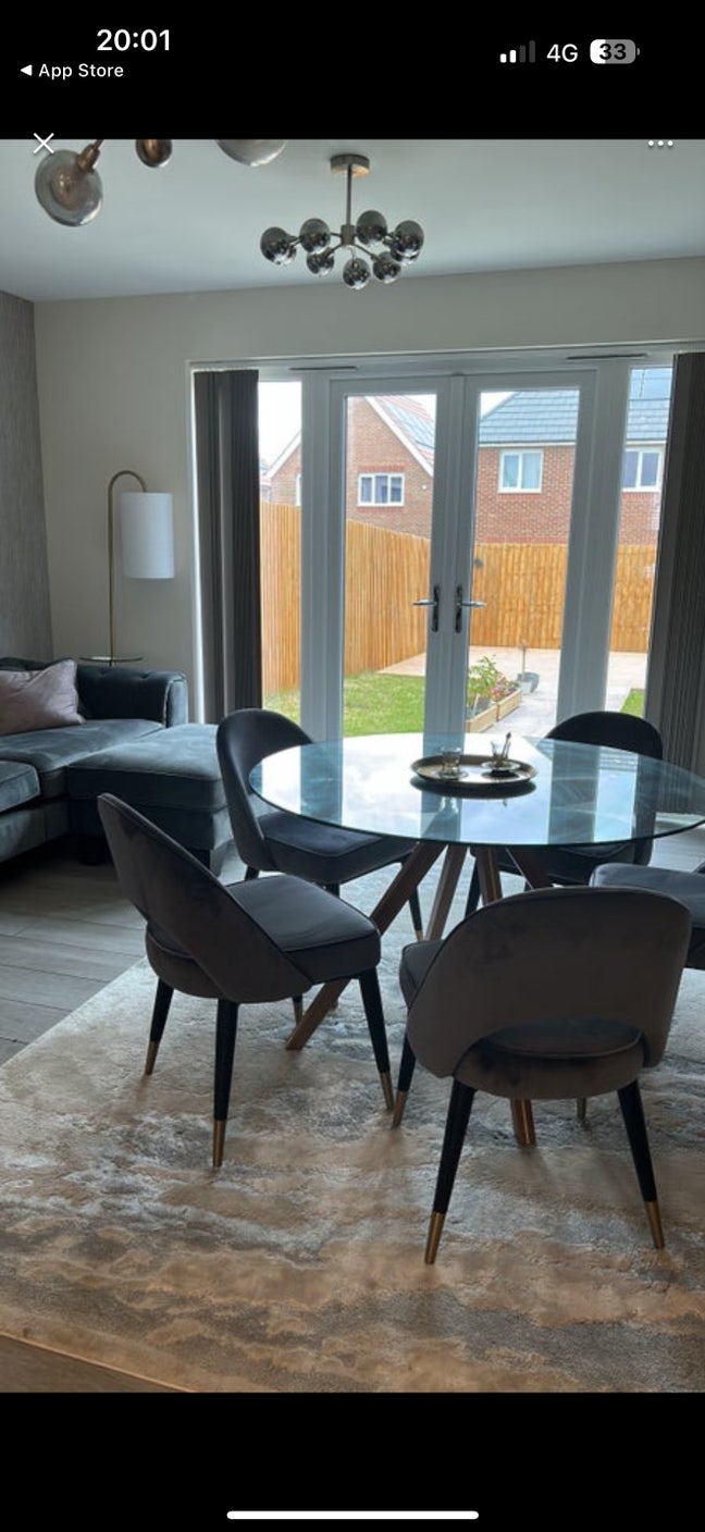 Luxury 4 bed House, 1 double room with en suite  Main Photo