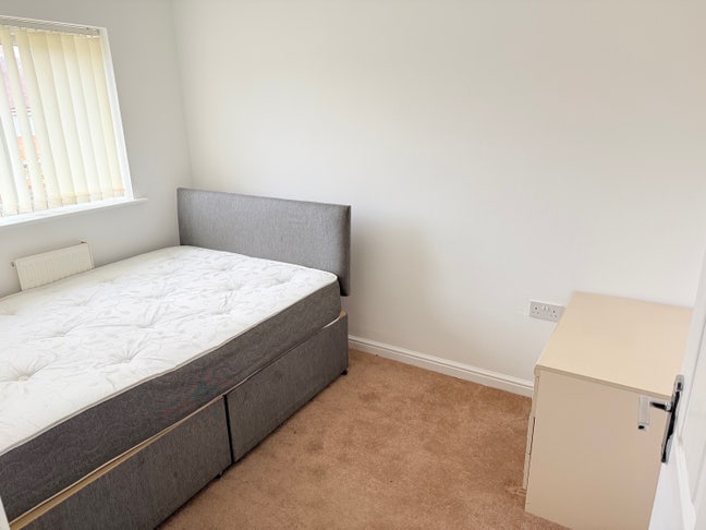 2 Double Sized Rooms Main Photo