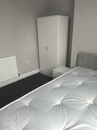 Spacious Comfortable Room.. Main Photo