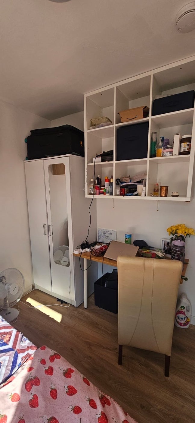 Room available Main Photo