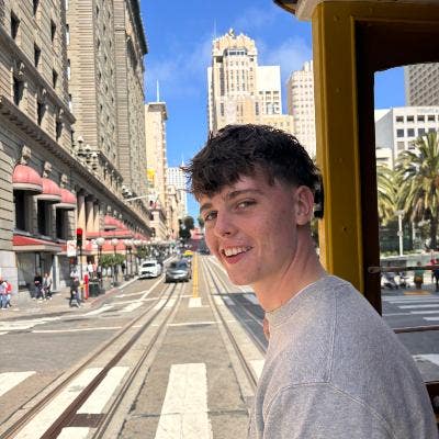 Young professional looking to locate West London Main Photo