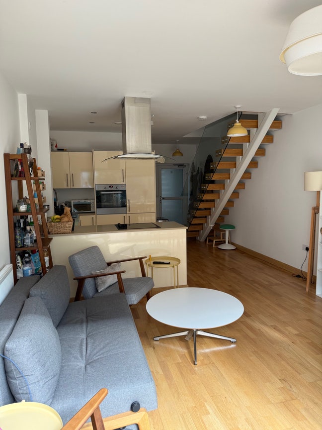 Ensuite room in modern 2-person flatshare Main Photo