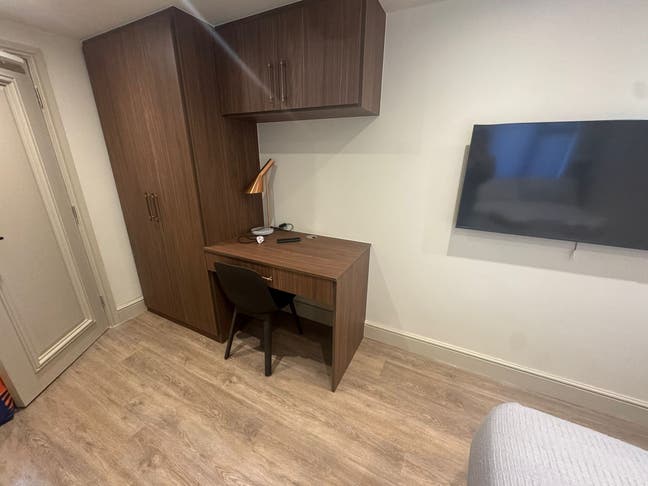 Large Ensuite Double Room | Watford WD17 Main Photo