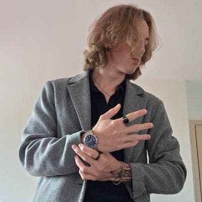 Looking for buddy to rent whole property Main Photo