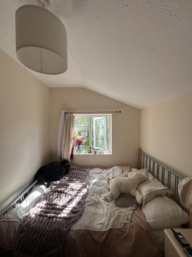 Room on Gloucester Road!  Main Photo