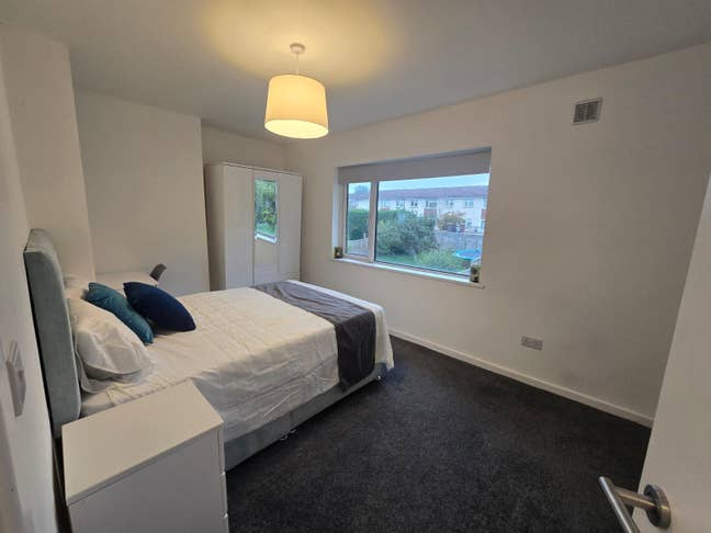 (BS10) No Deposit Luxury Rooms - 3 Doubles Left!  Main Photo