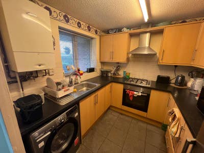 Whole house ,2 bathroom ,1 Double bedroom  Main Photo