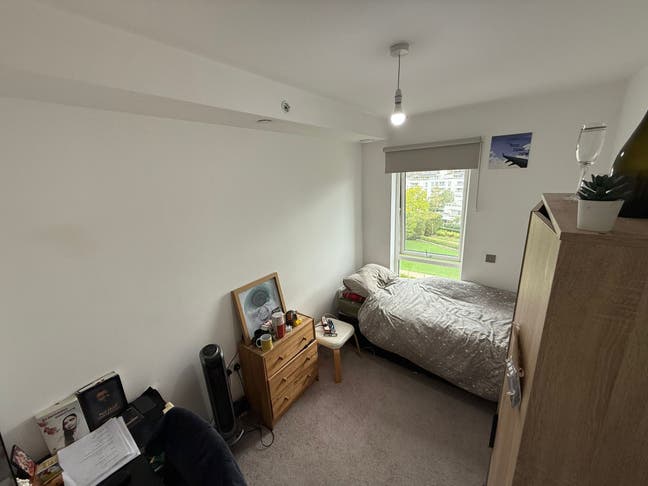 Modern Room with River View & Gym - 2 Mins  Main Photo